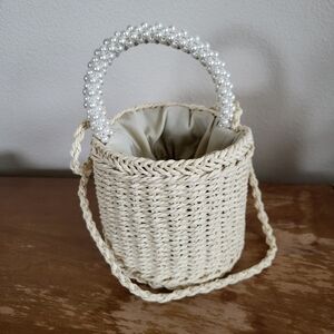 Straw Pearl Handle Basket Bucket Bag